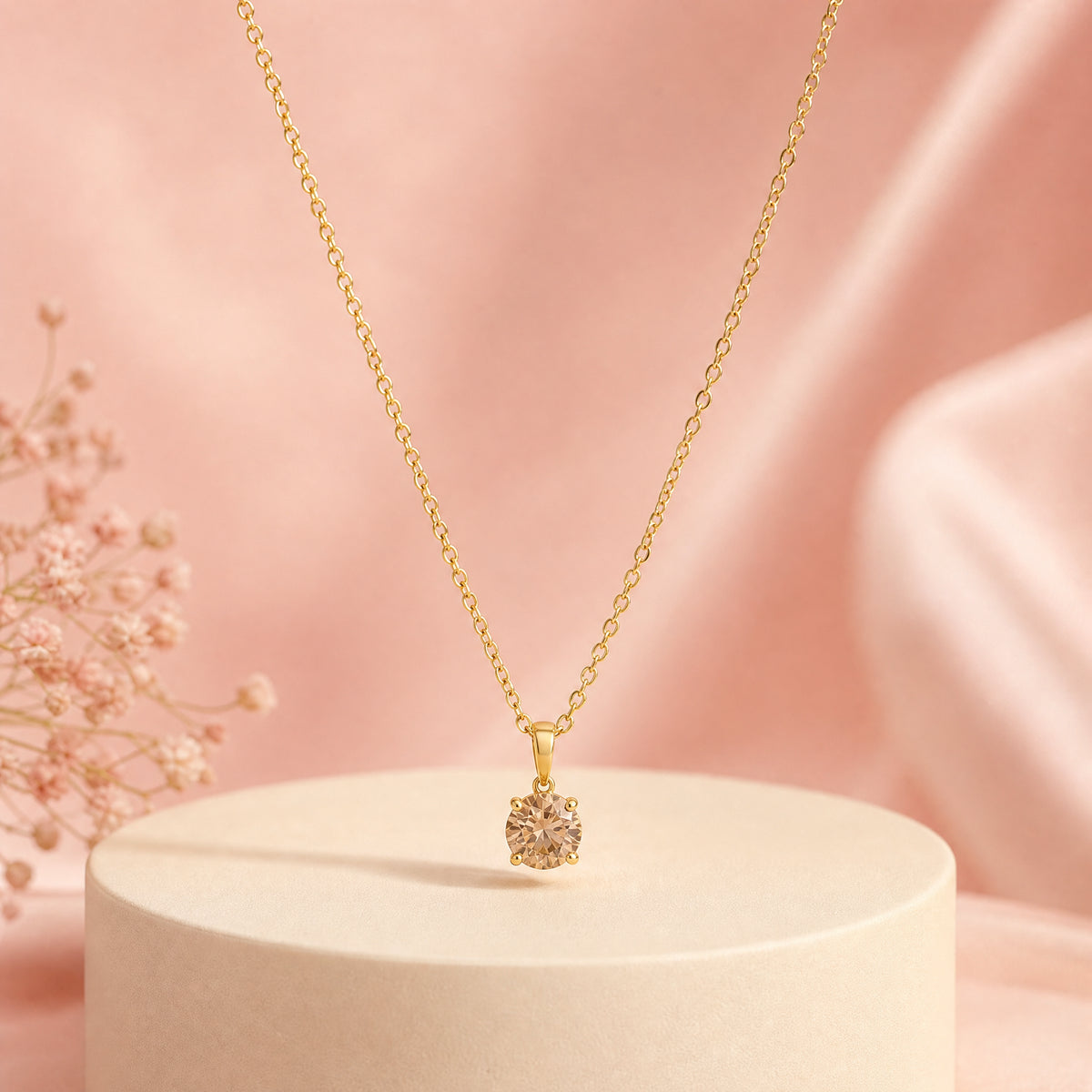 Noor Solitaire Pendant